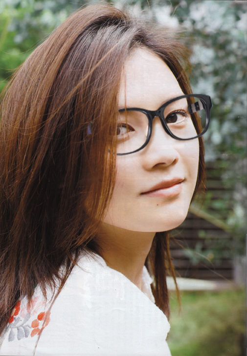 Okay We Want To See Yui Wearing Glasses 【100枚超】歌手 Yui、画像＆動画まとめ ＊かわいすぎ ＊ Naver まとめ
